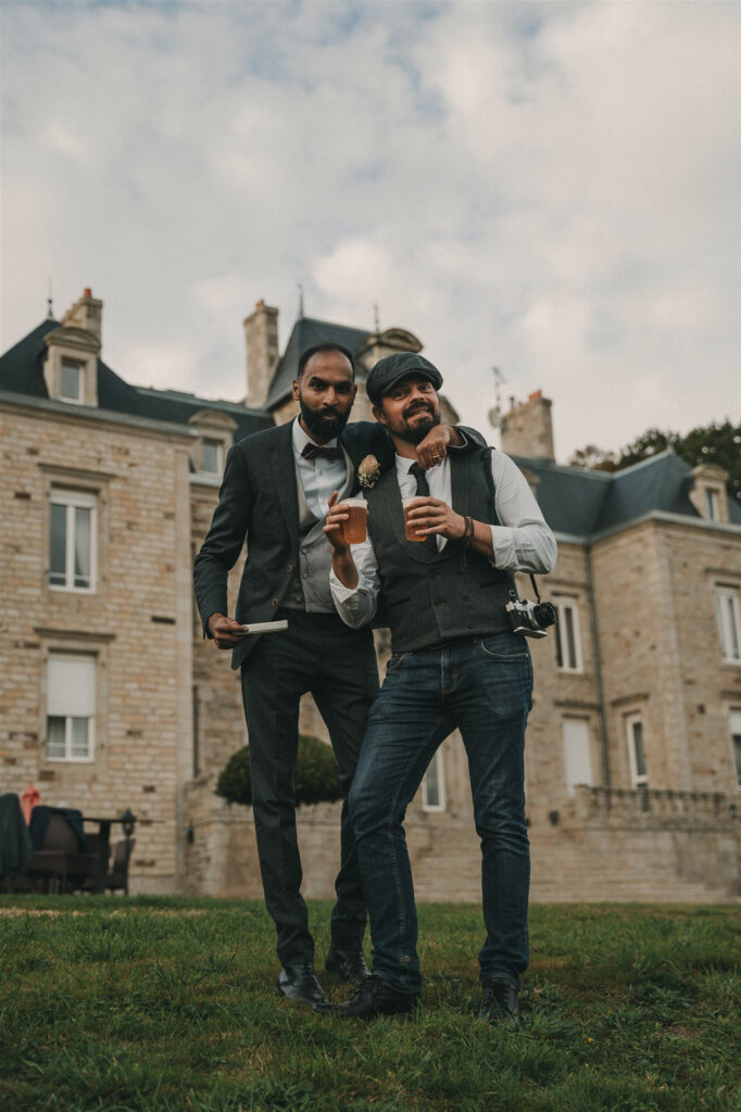 Photo-du-mariage-d_Hélène-et-Prem-à-la-mairie-et-l_église-de-Briec-et-au-Manoir-de-Kerhuel-à-Plounéour-Lanvern-1097-www.antoineborzeix.fr_