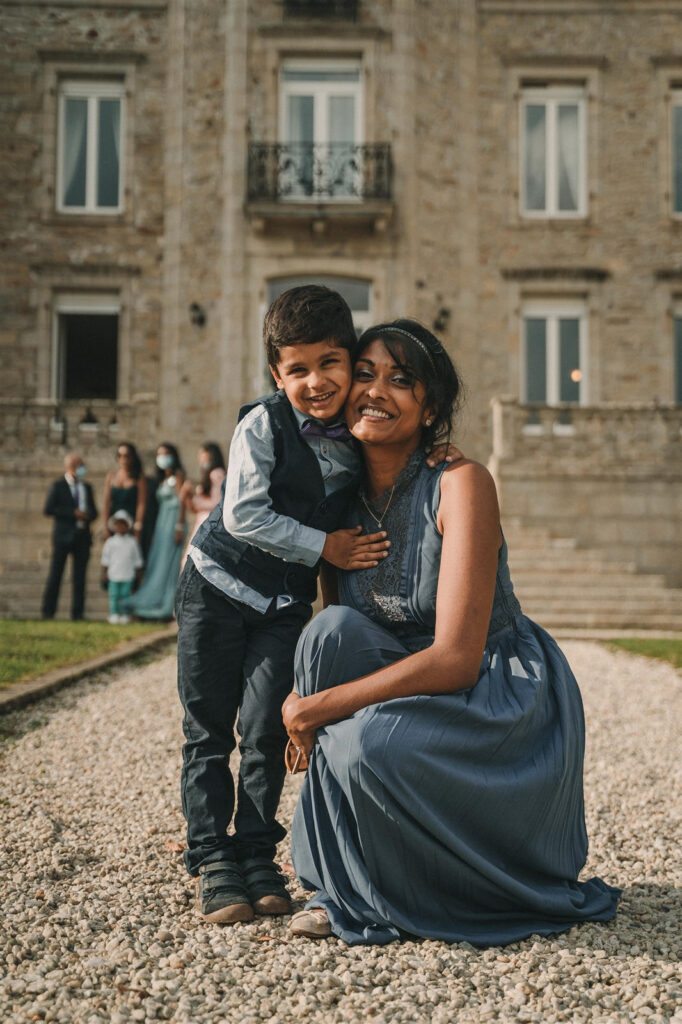 Photo-du-mariage-d_Hélène-et-Prem-à-la-mairie-et-l_église-de-Briec-et-au-Manoir-de-Kerhuel-à-Plounéour-Lanvern-832-www.antoineborzeix.fr_