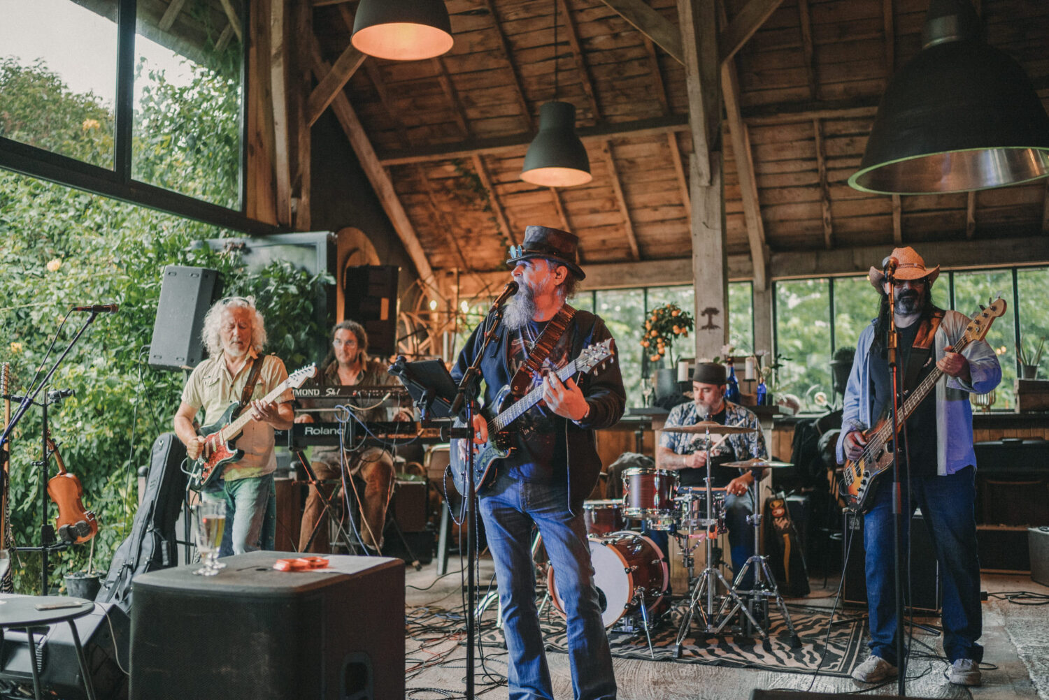2021.07.24-Photo-de-mariage-d_Emeline-Gabriel-a-La-Ferme-Roudouic-a-Concarneau-par-Antoine-Borzeix-572
