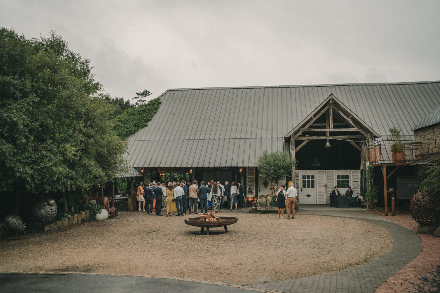 2021.07.24-Photo-de-mariage-d_Emeline-Gabriel-a-La-Ferme-Roudouic-a-Concarneau-par-Antoine-Borzeix-626