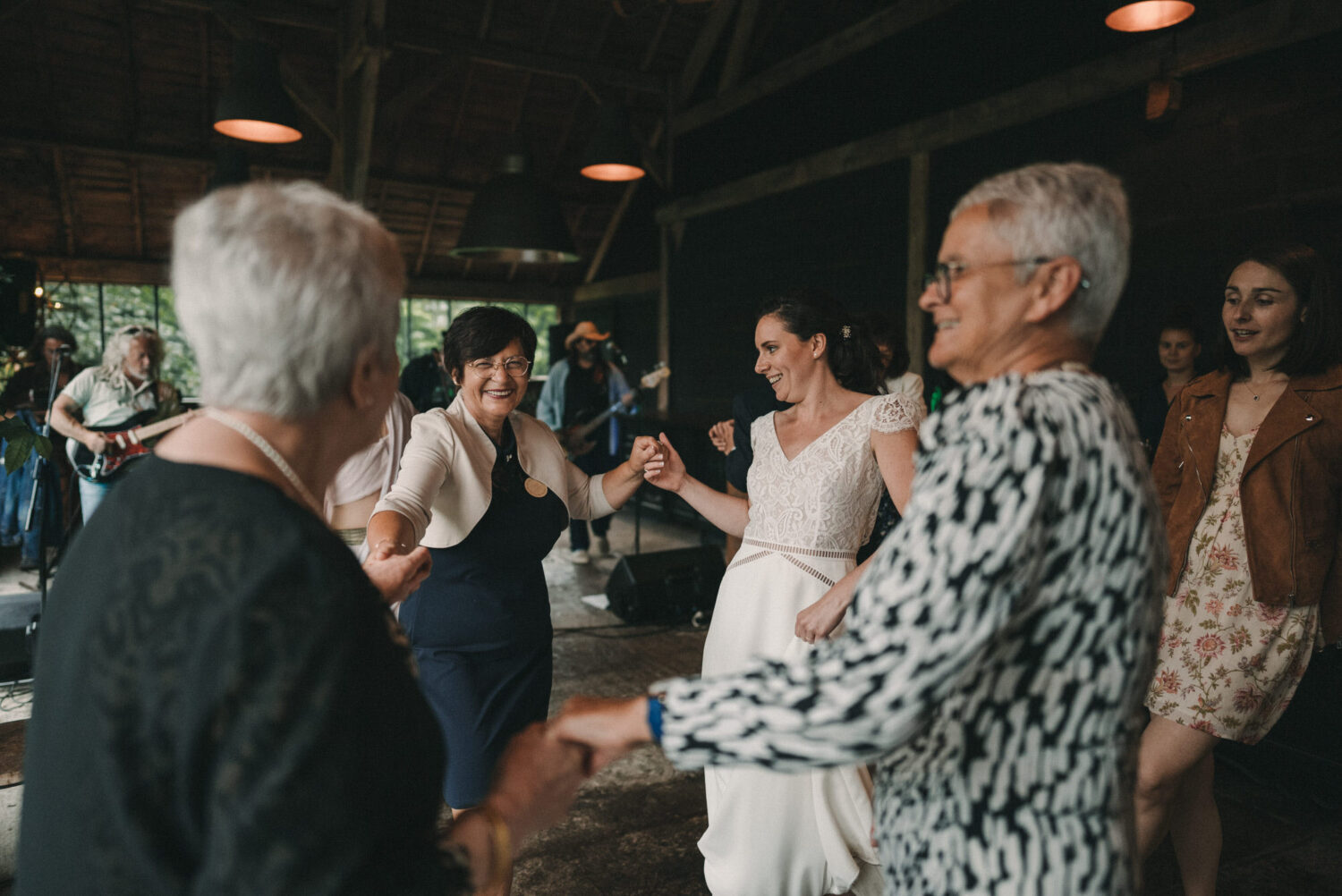 2021.07.24-Photo-de-mariage-d_Emeline-Gabriel-a-La-Ferme-Roudouic-a-Concarneau-par-Antoine-Borzeix-718