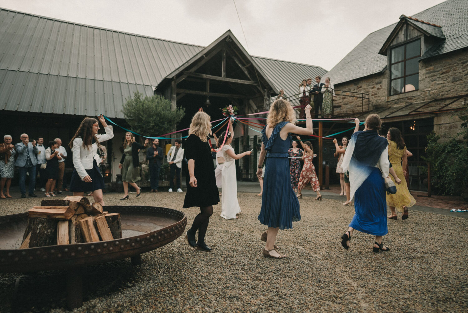 2021.07.24-Photo-de-mariage-d_Emeline-Gabriel-a-La-Ferme-Roudouic-a-Concarneau-par-Antoine-Borzeix-746