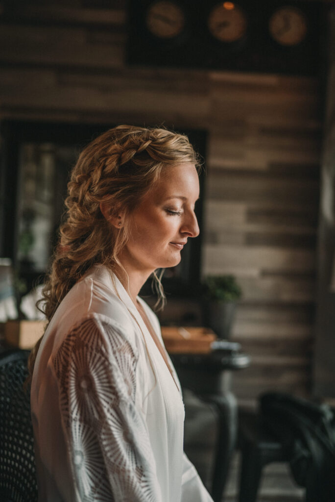 2021.08.07-Photo-de-mariage-de-Stephanie-Adrien-a-La-ferme-Roudouic-a-Concarneau-par-Antoine-Borzeix-126-scaled