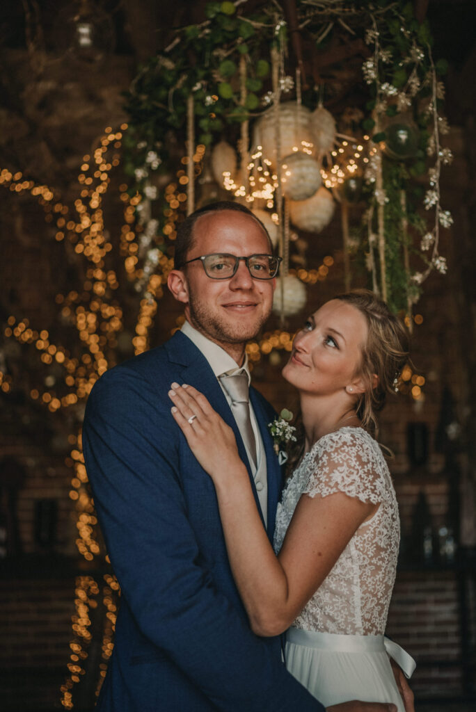 2021.08.07-Photo-de-mariage-de-Stephanie-Adrien-a-La-ferme-Roudouic-a-Concarneau-par-Antoine-Borzeix-568-scaled