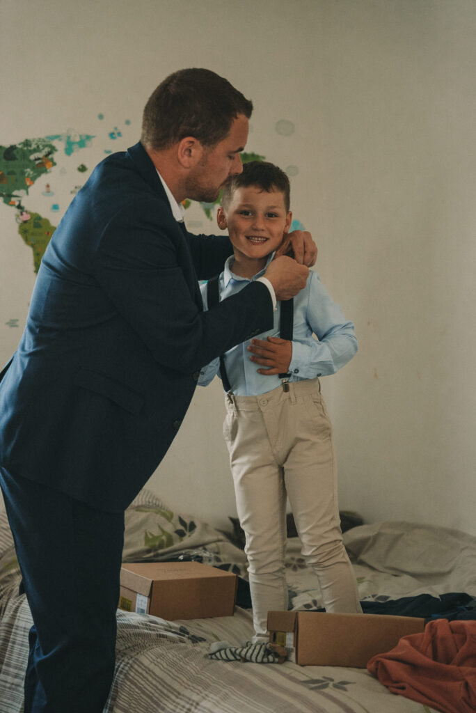 2022.04.22-Photo-de-mariage-de-Elodie-Mathieu-a-La-Cour-des-Grands-a-Gouesnou-par-Antoine-Borzeix-18-scaled