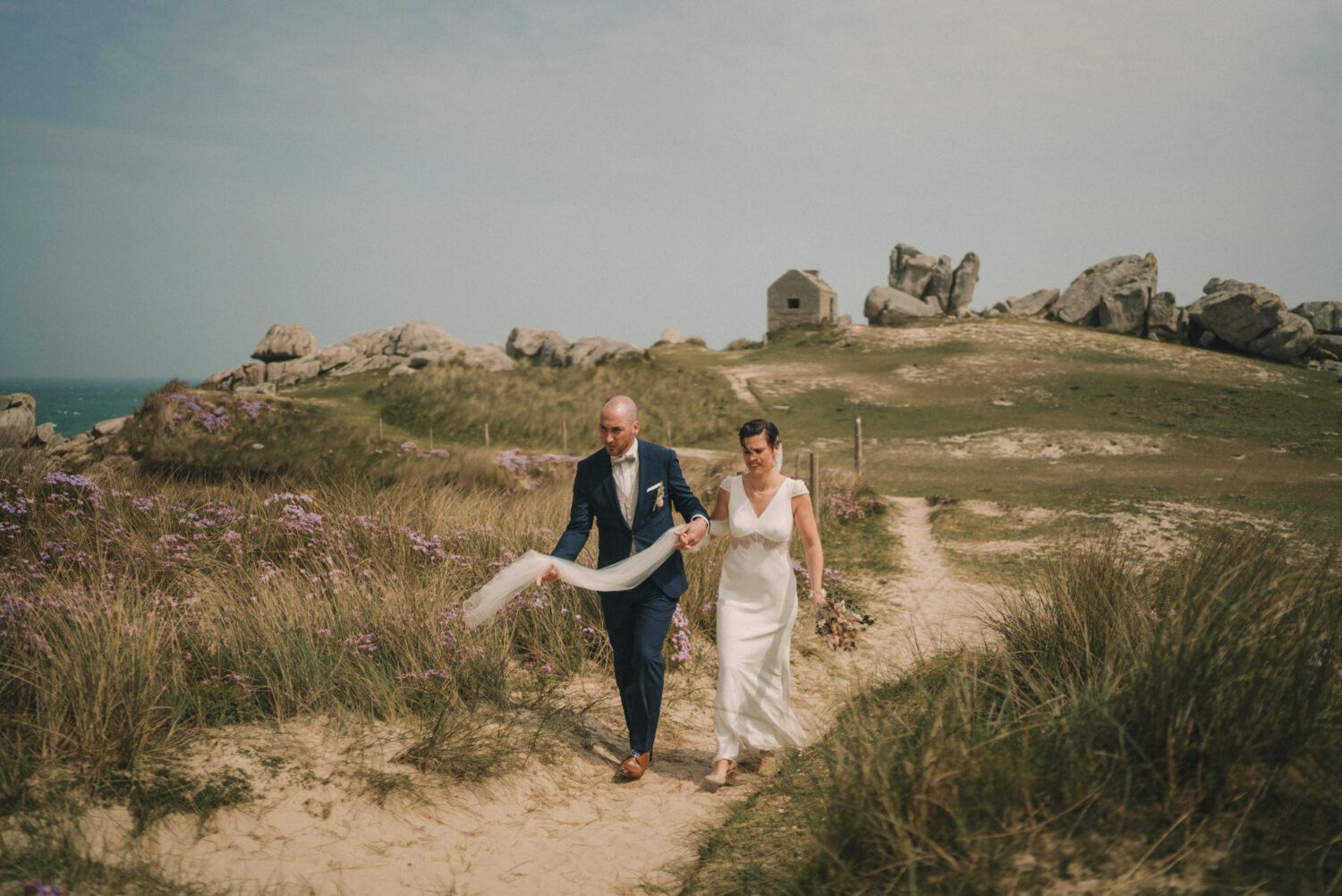2022.04.22-Photo-de-mariage-de-Elodie-Mathieu-a-La-Cour-des-Grands-a-Gouesnou-par-Antoine-Borzeix-400