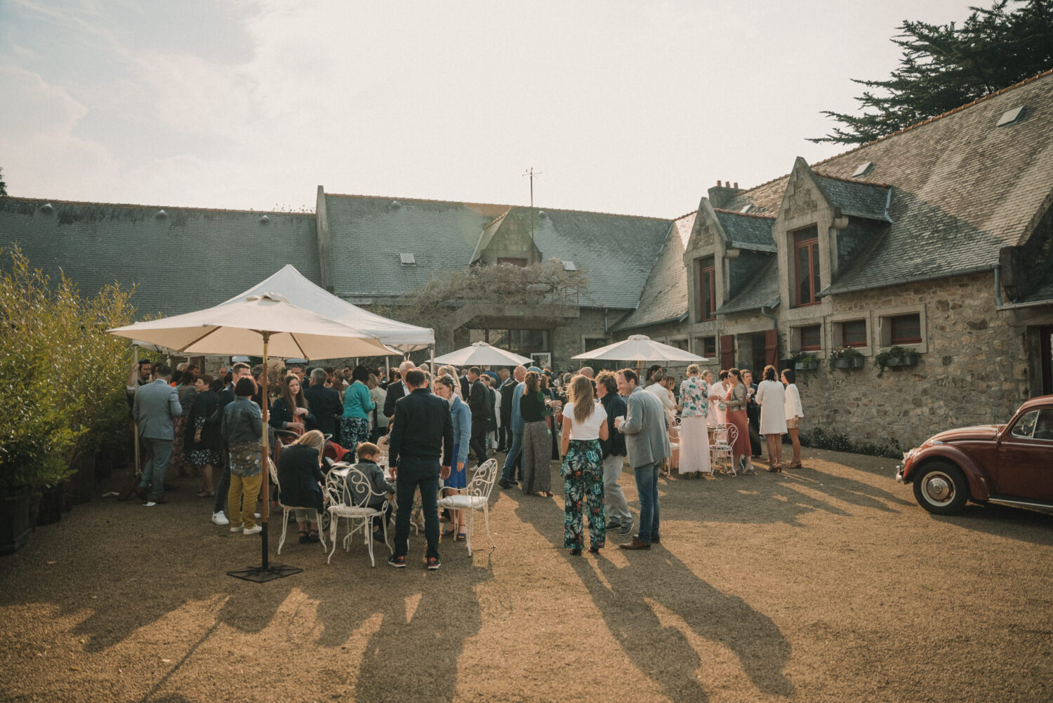 2022.04.22-Photo-de-mariage-de-Elodie-Mathieu-a-La-Cour-des-Grands-a-Gouesnou-par-Antoine-Borzeix-970