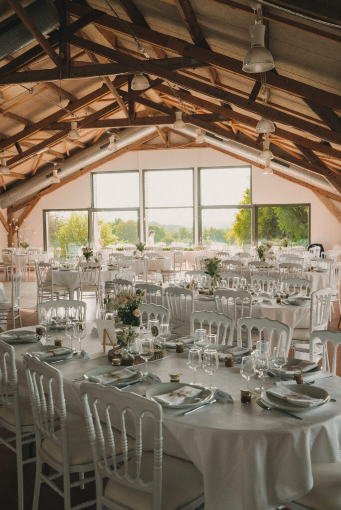 Photo-de-mariage-d_Anaelle-Benjamin-a-l_Eglise-Nouvel-Espoir-a-Brest-et-Domain-Ar-Bant-a-Henvic-par-Antoine-Borzeix-1001-scaled