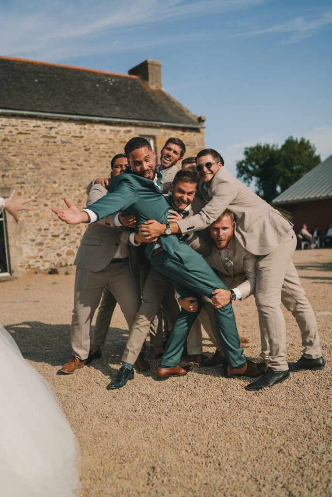 Photo-de-mariage-d_Anaelle-Benjamin-a-l_Eglise-Nouvel-Espoir-a-Brest-et-Domain-Ar-Bant-a-Henvic-par-Antoine-Borzeix-1159-scaled