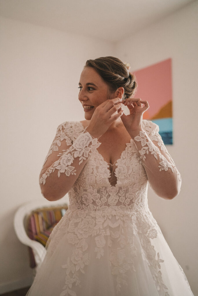 Photo-de-mariage-d_Anaelle-Benjamin-a-l_Eglise-Nouvel-Espoir-a-Brest-et-Domain-Ar-Bant-a-Henvic-par-Antoine-Borzeix-211-scaled
