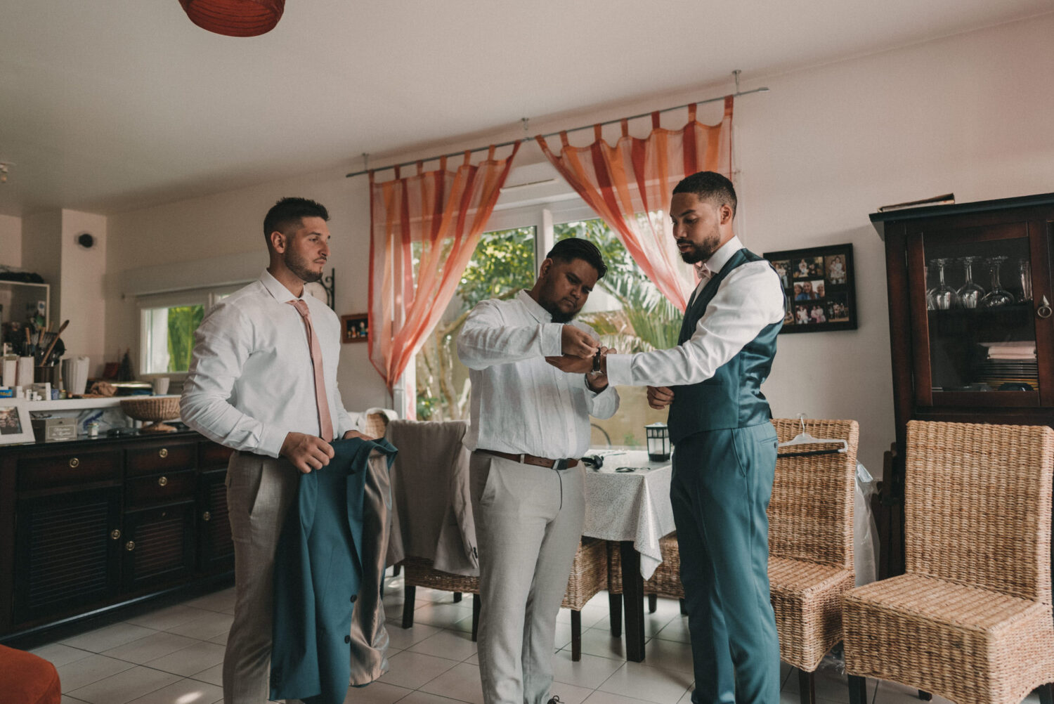Photo-de-mariage-d_Anaelle-Benjamin-a-l_Eglise-Nouvel-Espoir-a-Brest-et-Domain-Ar-Bant-a-Henvic-par-Antoine-Borzeix-42