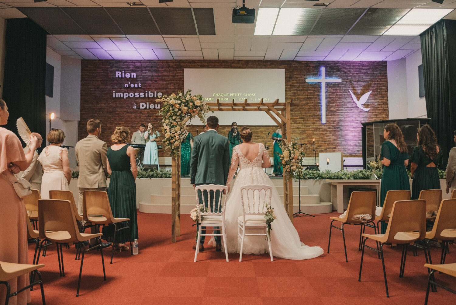 Photo-de-mariage-d_Anaelle-Benjamin-a-l_Eglise-Nouvel-Espoir-a-Brest-et-Domain-Ar-Bant-a-Henvic-par-Antoine-Borzeix-426