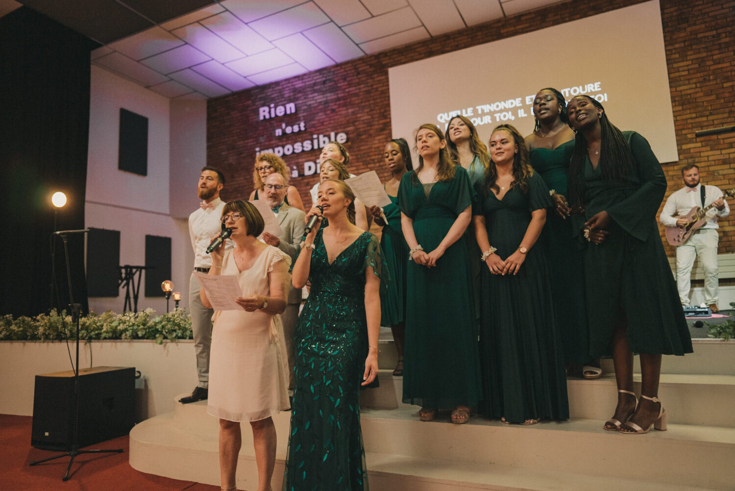 Photo-de-mariage-d_Anaelle-Benjamin-a-l_Eglise-Nouvel-Espoir-a-Brest-et-Domain-Ar-Bant-a-Henvic-par-Antoine-Borzeix-727