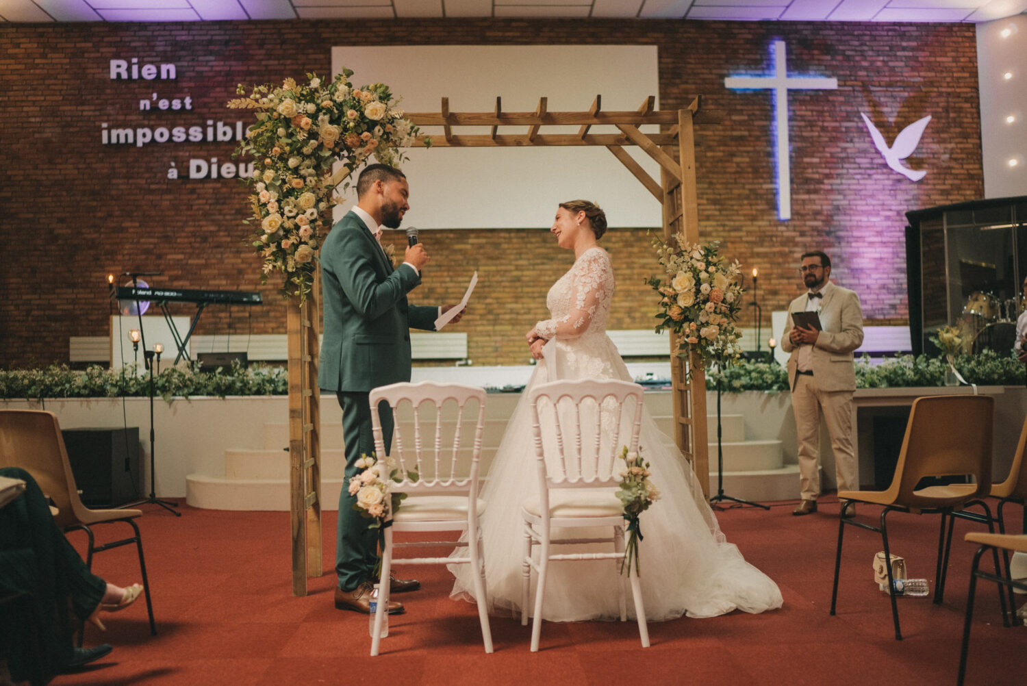 Photo-de-mariage-d_Anaelle-Benjamin-a-l_Eglise-Nouvel-Espoir-a-Brest-et-Domain-Ar-Bant-a-Henvic-par-Antoine-Borzeix-749