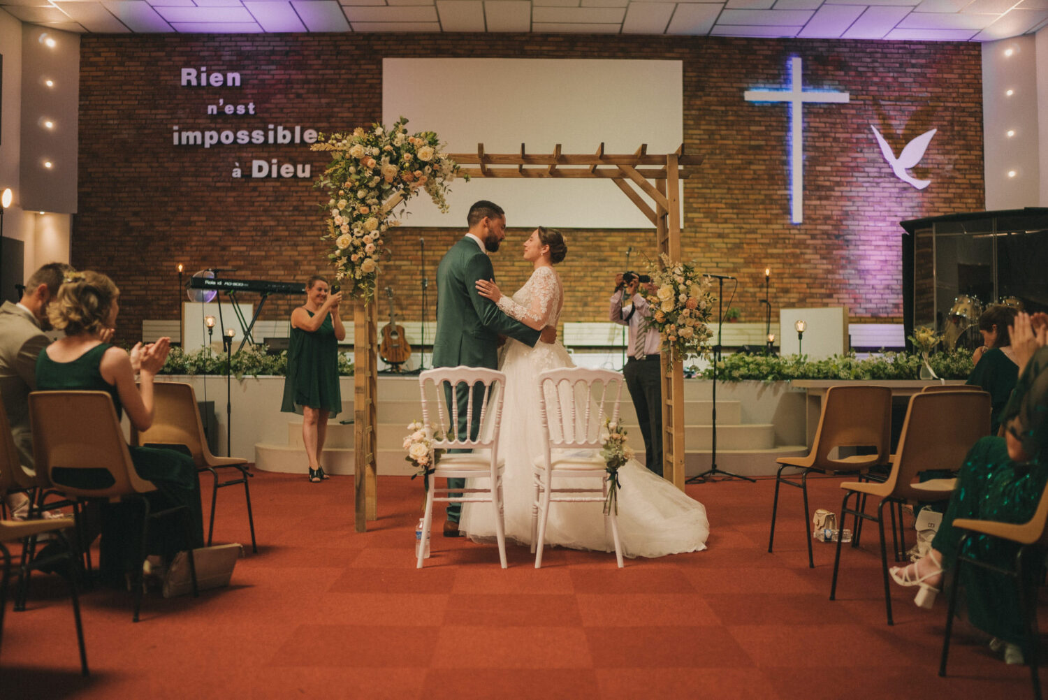 Photo-de-mariage-d_Anaelle-Benjamin-a-l_Eglise-Nouvel-Espoir-a-Brest-et-Domain-Ar-Bant-a-Henvic-par-Antoine-Borzeix-816
