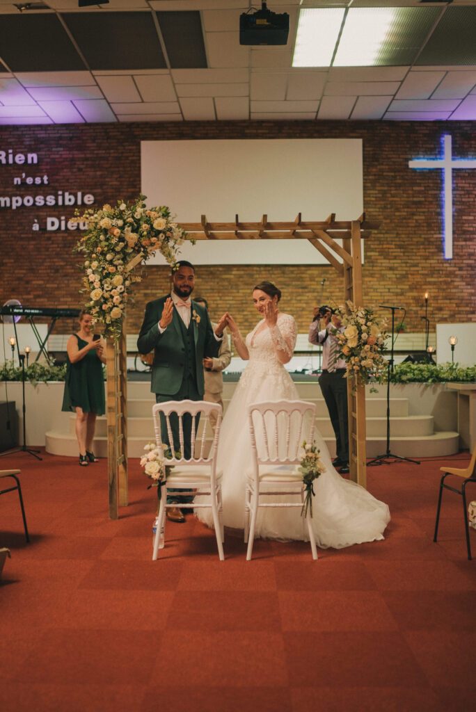 Photo-de-mariage-d_Anaelle-Benjamin-a-l_Eglise-Nouvel-Espoir-a-Brest-et-Domain-Ar-Bant-a-Henvic-par-Antoine-Borzeix-817-scaled