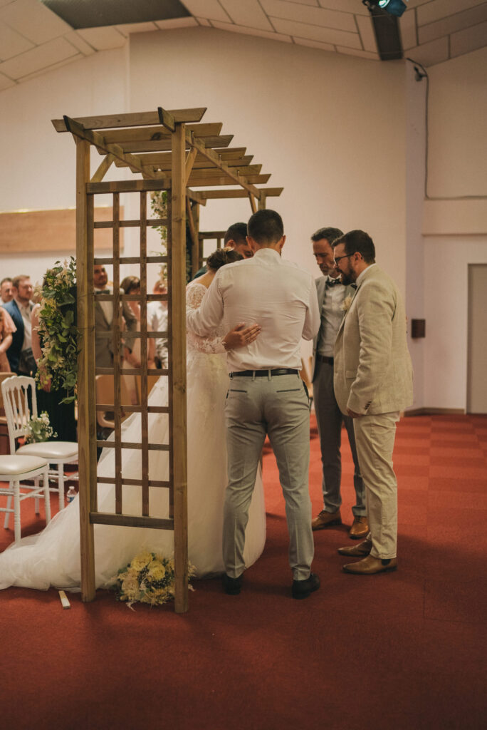 Photo-de-mariage-d_Anaelle-Benjamin-a-l_Eglise-Nouvel-Espoir-a-Brest-et-Domain-Ar-Bant-a-Henvic-par-Antoine-Borzeix-831-scaled