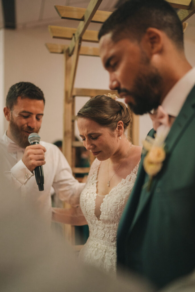 Photo-de-mariage-d_Anaelle-Benjamin-a-l_Eglise-Nouvel-Espoir-a-Brest-et-Domain-Ar-Bant-a-Henvic-par-Antoine-Borzeix-836-scaled