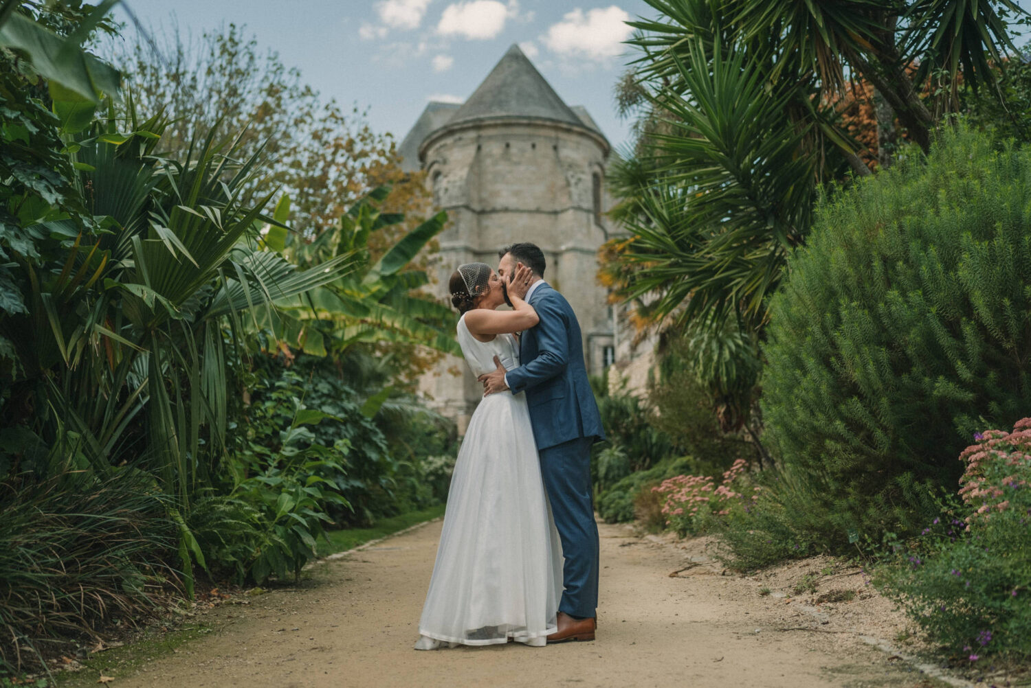Photo-de-mariage-dIsabella-Thibault-au-Domaine-de-Kerenez-a-Loctudy-par-Antoine-Borzeix-2022.09.17-333