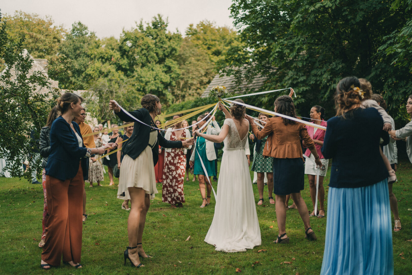 Photo-de-mariage-de-AM-a-la-Mairie-de-St-Pol-de-Leon-et-au-Manoir-de-Penfao-a-Saint-Thegonnec-par-Antoine-Borzeix-138