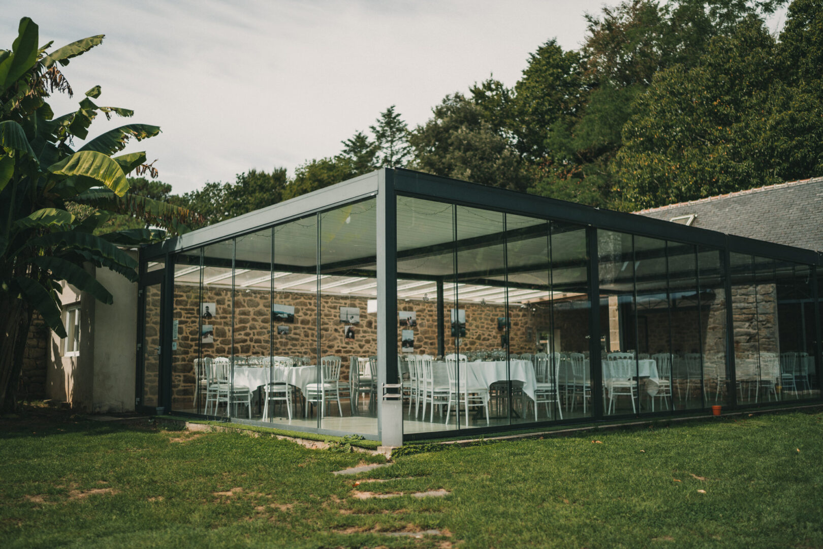 Photo de mariage de JM a l eglise de l Ile Tudy et au Domaine de Kerenez a Loctudy par Antoine Borzeix 03