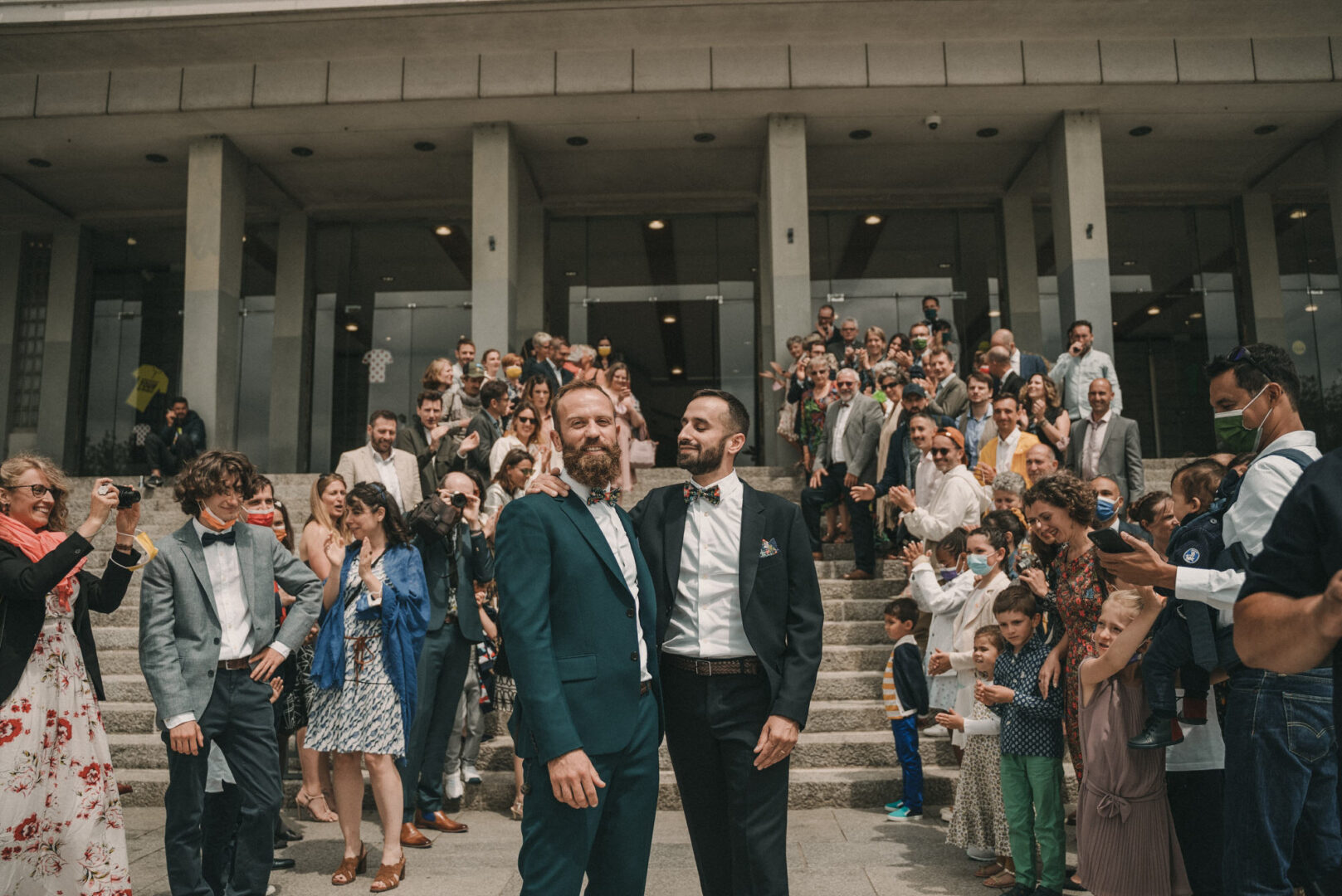 Photo de mariage de Jean-Marie & Guillaume à la mairie de Brest et à la Colonie de Trezien à Plouarzel en Bretagne par Antoine Borzeix-345