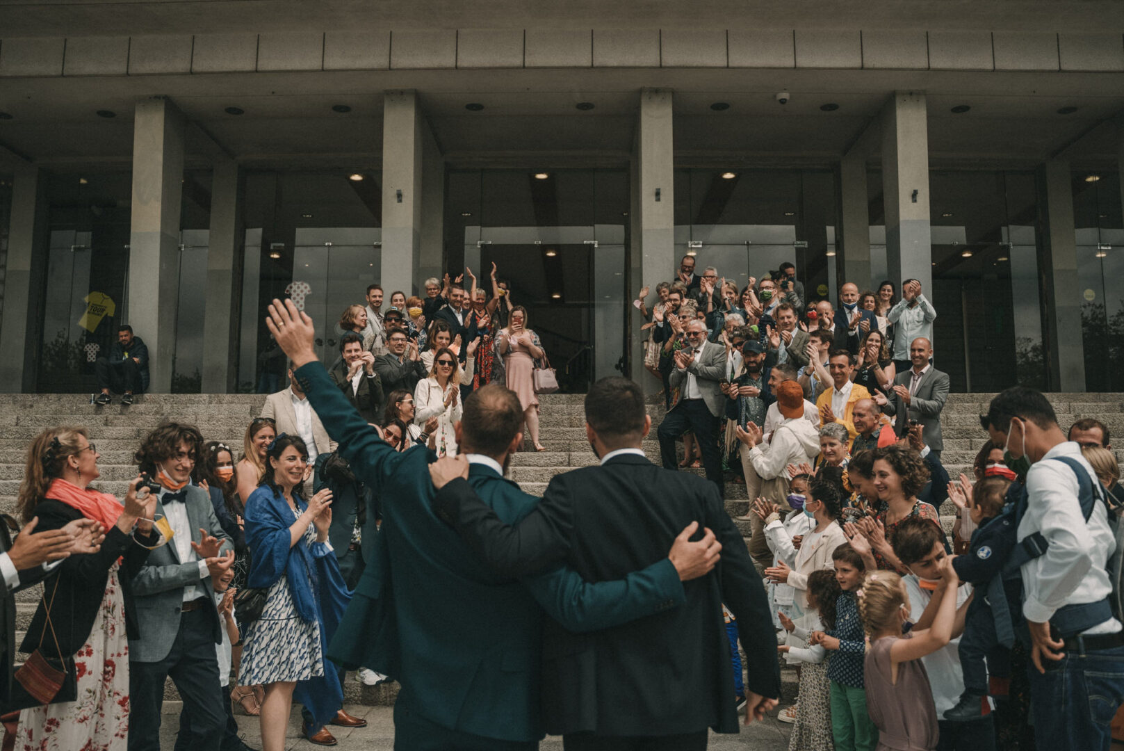 Photo de mariage de Jean-Marie & Guillaume à la mairie de Brest et à la Colonie de Trezien à Plouarzel en Bretagne par Antoine Borzeix-347