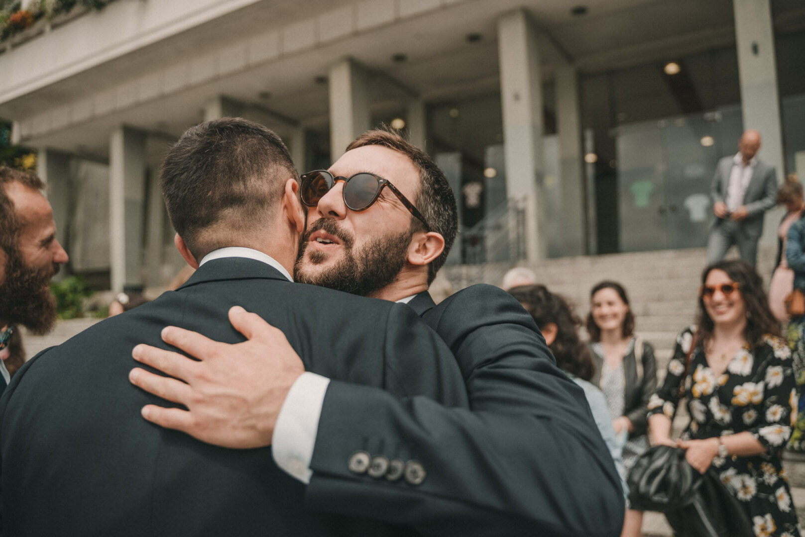 Photo de mariage de Jean-Marie & Guillaume à la mairie de Brest et à la Colonie de Trezien à Plouarzel en Bretagne par Antoine Borzeix-374