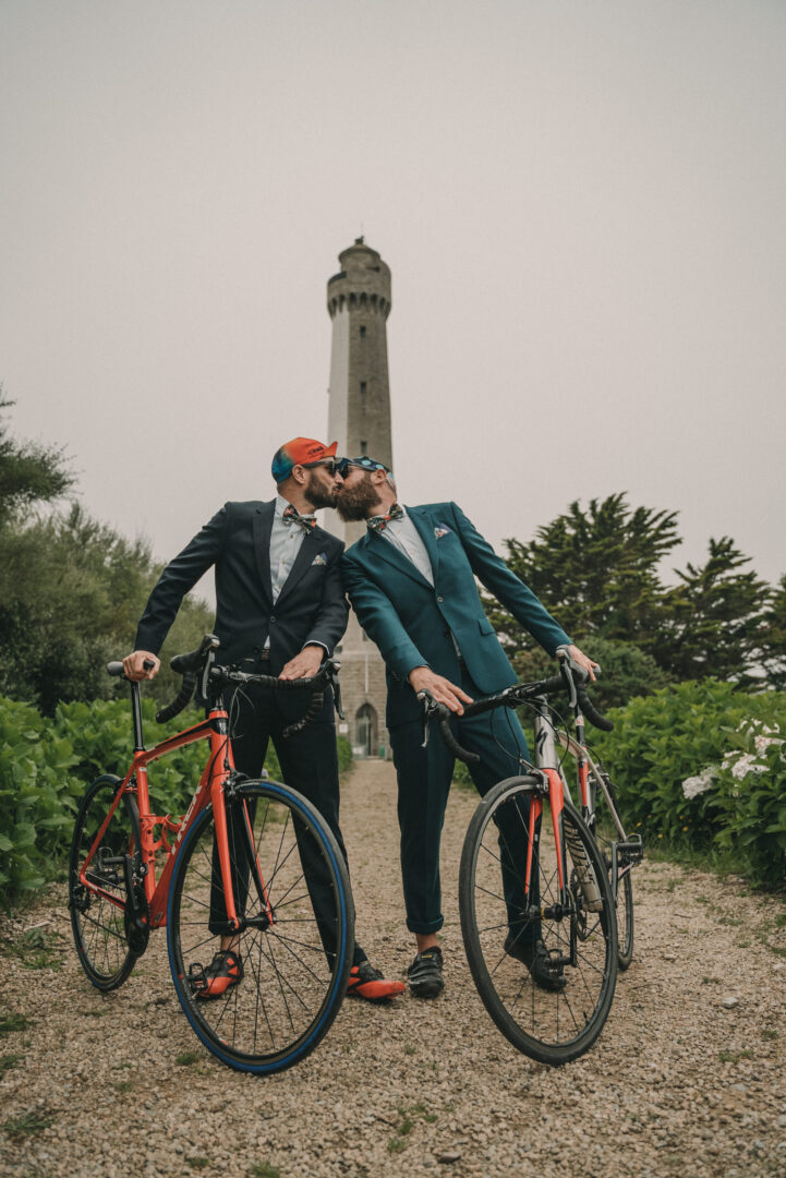 Photo de mariage de Jean-Marie & Guillaume à la mairie de Brest et à la Colonie de Trezien à Plouarzel en Bretagne par Antoine Borzeix-427