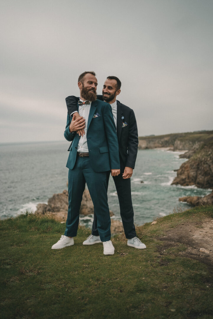 Photo de mariage de Jean-Marie & Guillaume à la mairie de Brest et à la Colonie de Trezien à Plouarzel en Bretagne par Antoine Borzeix-974