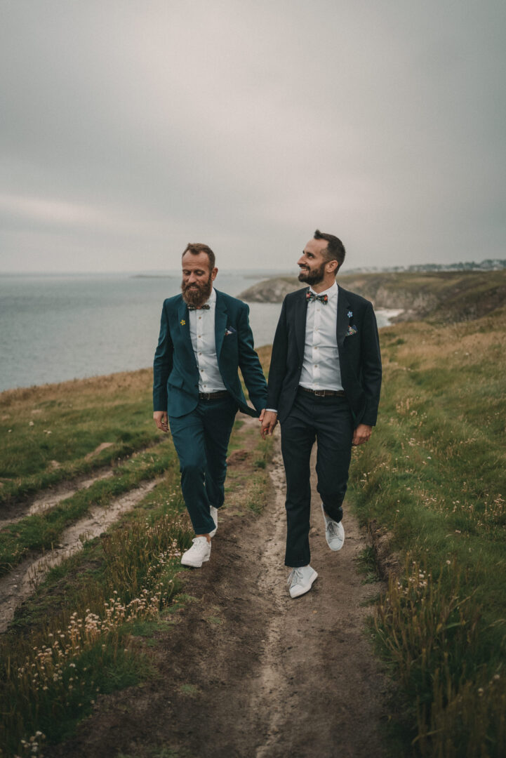 Photo de mariage de Jean-Marie & Guillaume à la mairie de Brest et à la Colonie de Trezien à Plouarzel en Bretagne par Antoine Borzeix-988