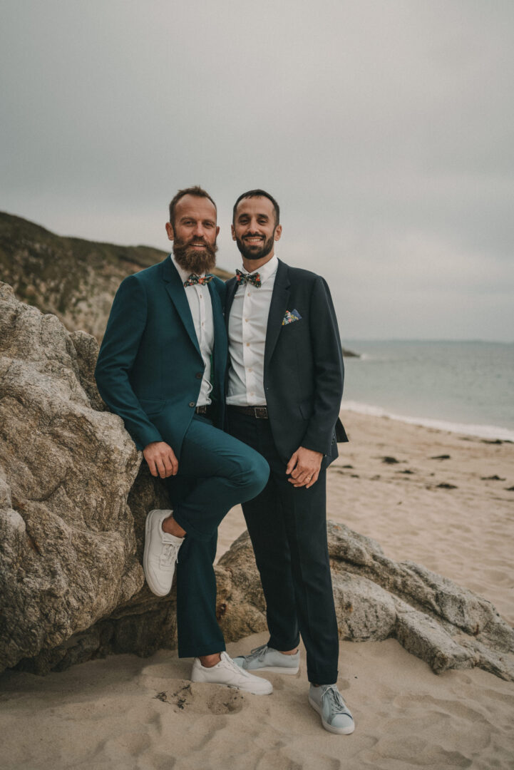 Photo de mariage de Jean-Marie & Guillaume à la mairie de Brest et à la Colonie de Trezien à Plouarzel en Bretagne par Antoine Borzeix-993