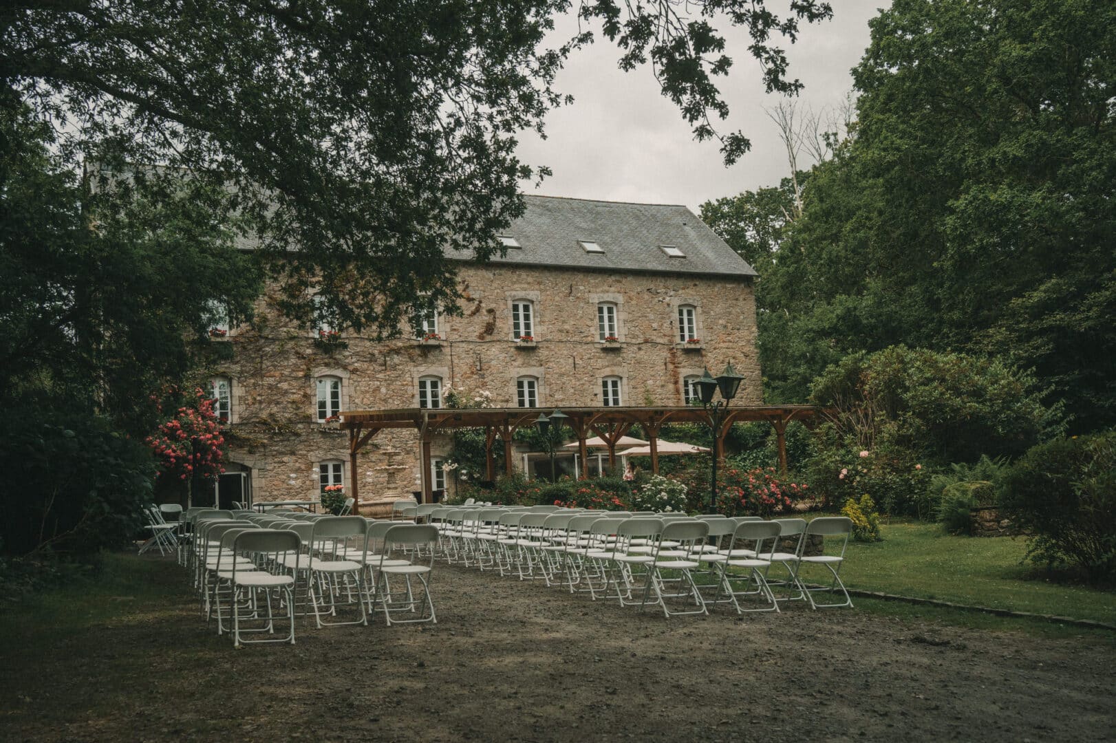 Photo de mariage de L&PA au Moulin de Traon Lez à Bohars par Antoine Borzeix 04