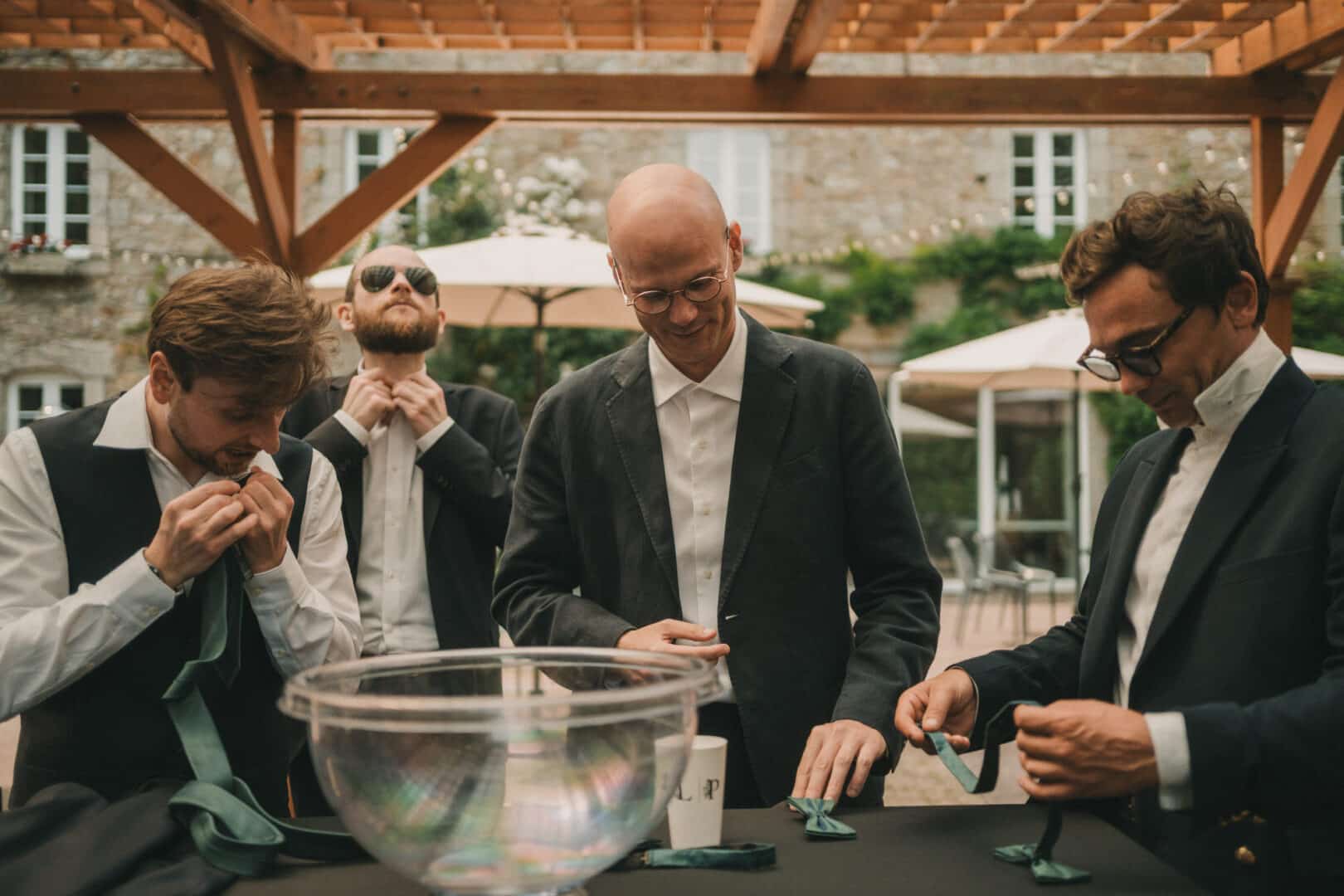 Photo de mariage de L&PA au Moulin de Traon Lez à Bohars par Antoine Borzeix 138
