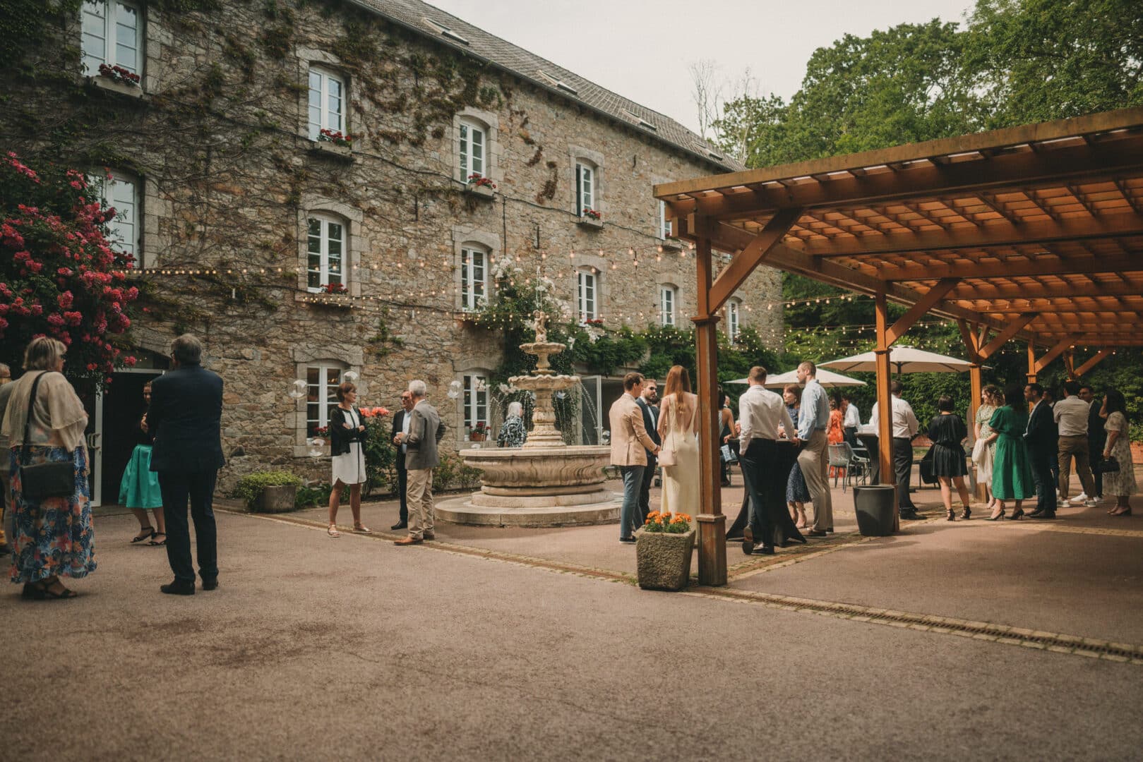 Photo de mariage de L&PA au Moulin de Traon Lez à Bohars par Antoine Borzeix 256