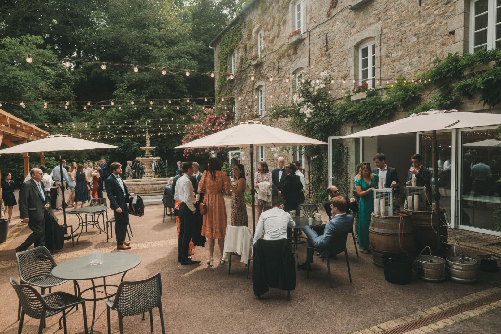Photo de mariage de L&PA au Moulin de Traon Lez à Bohars par Antoine Borzeix 257