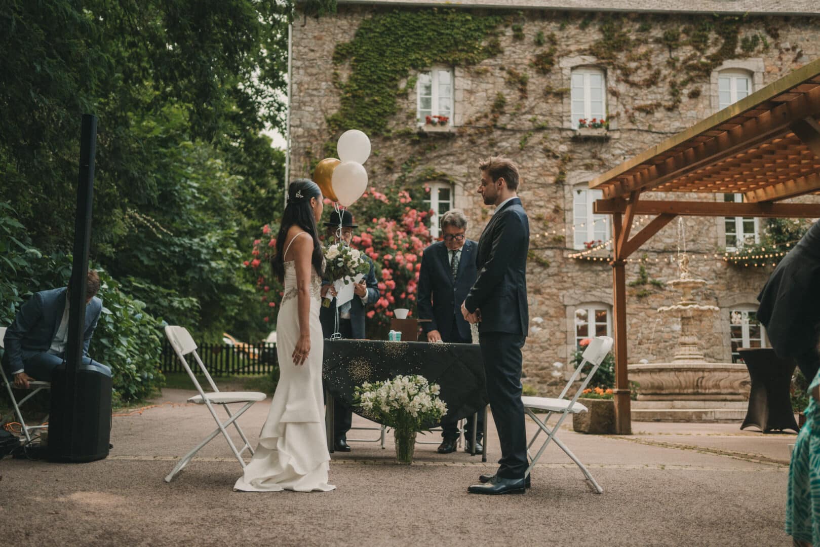 Photo de mariage de L&PA au Moulin de Traon Lez à Bohars par Antoine Borzeix 327
