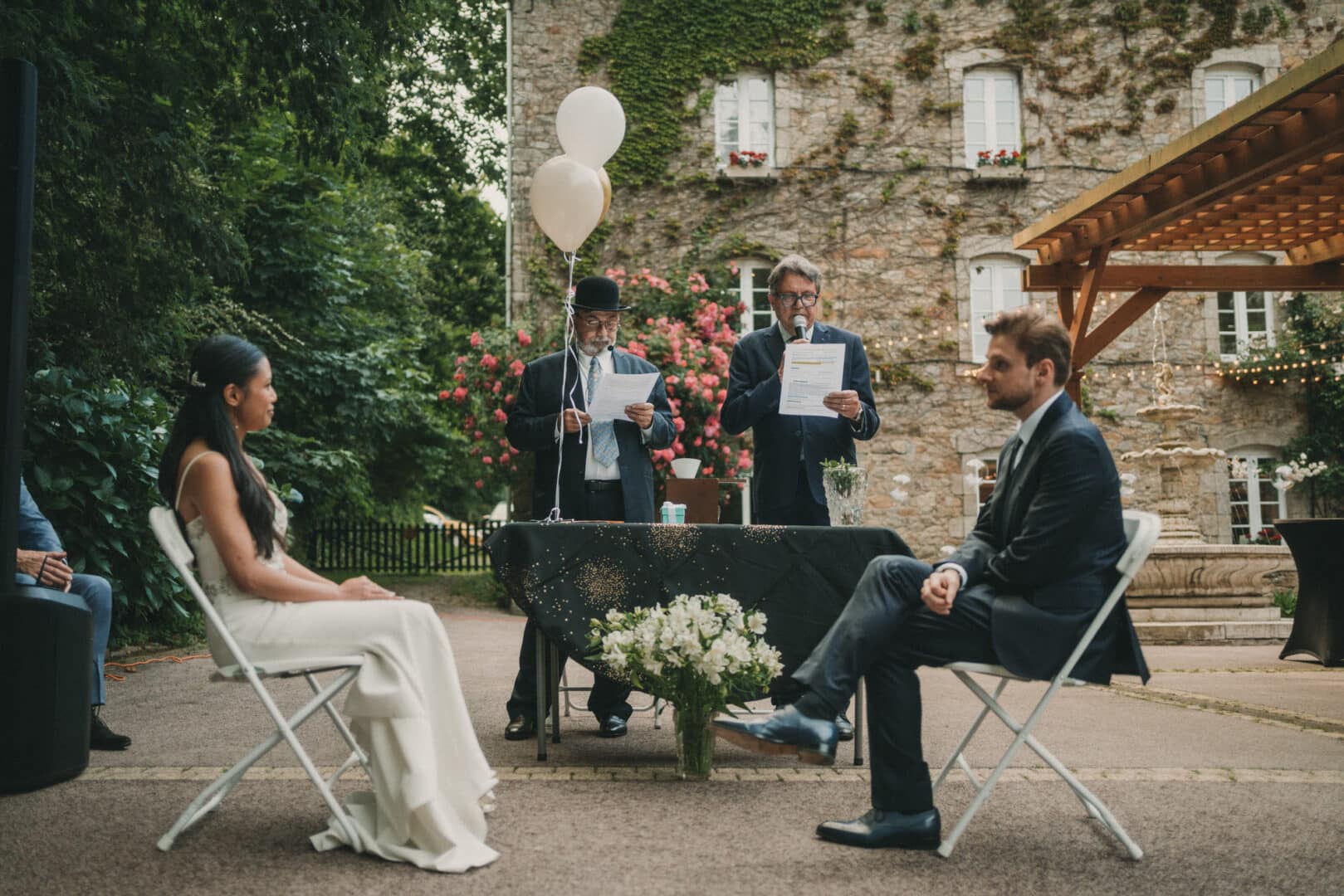 Photo de mariage de L&PA au Moulin de Traon Lez à Bohars par Antoine Borzeix 366
