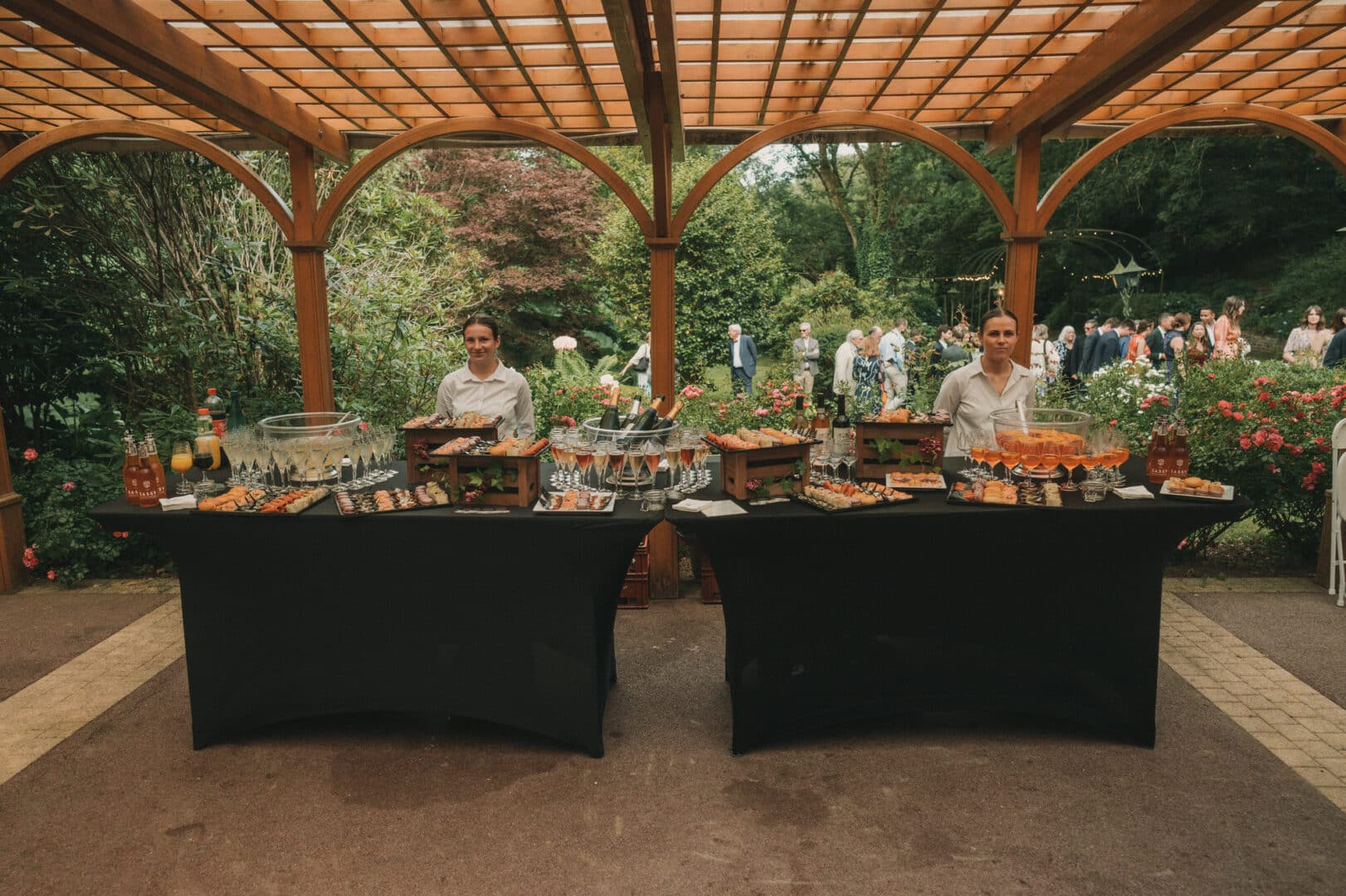 Photo de mariage de L&PA au Moulin de Traon Lez à Bohars par Antoine Borzeix 466