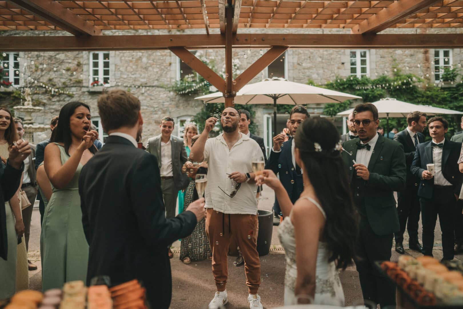 Photo de mariage de L&PA au Moulin de Traon Lez à Bohars par Antoine Borzeix 502