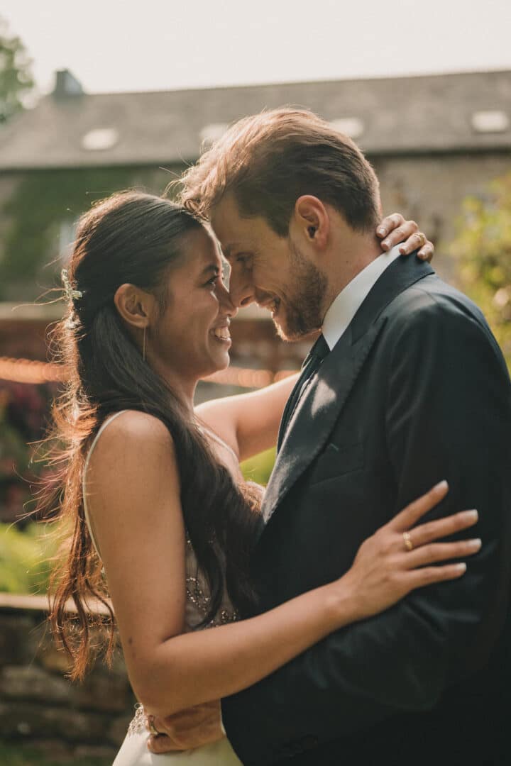 Photo de mariage de L&PA au Moulin de Traon Lez à Bohars par Antoine Borzeix 658