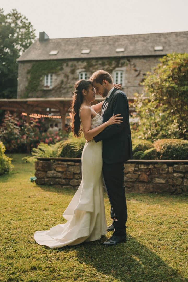 Photo de mariage de L&PA au Moulin de Traon Lez à Bohars par Antoine Borzeix 659