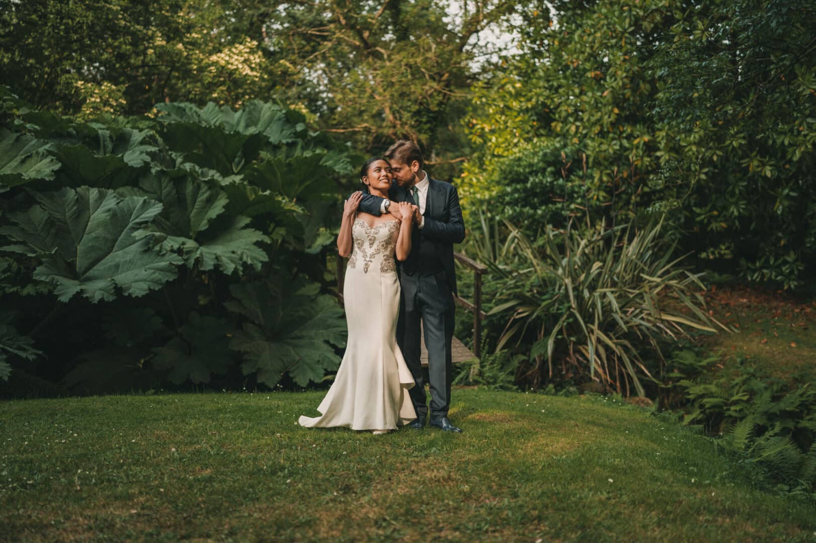 Photo de mariage de L&PA au Moulin de Traon Lez à Bohars par Antoine Borzeix 682