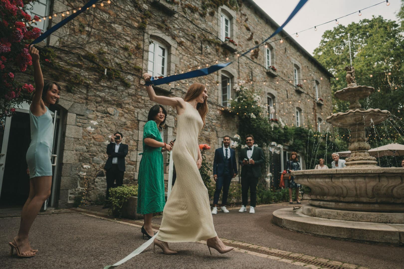 Photo de mariage de L&PA au Moulin de Traon Lez à Bohars par Antoine Borzeix 755