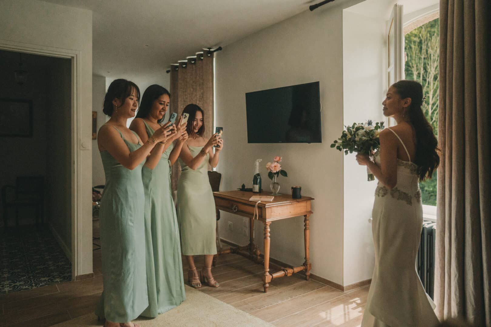 Photo de mariage de L&PA au Moulin de Traon Lez à Bohars par Antoine Borzeix 79
