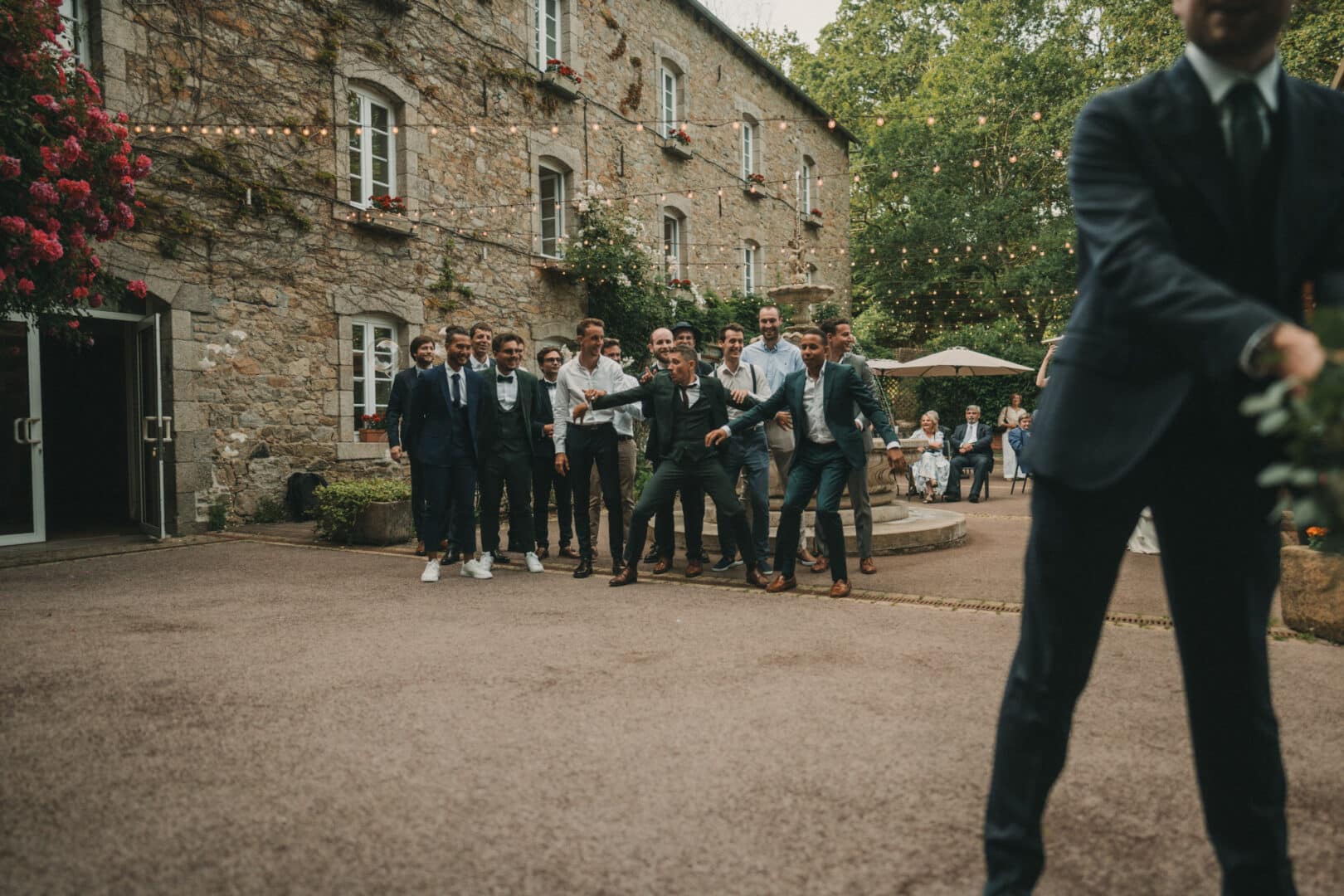 Photo de mariage de L&PA au Moulin de Traon Lez à Bohars par Antoine Borzeix 802