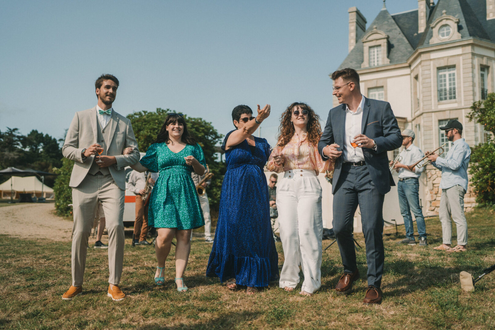 Photo de mariage de M&M au Château Les Garennes à Clohars-Fouesnant Bénodet par Antoine Borzeix 1122