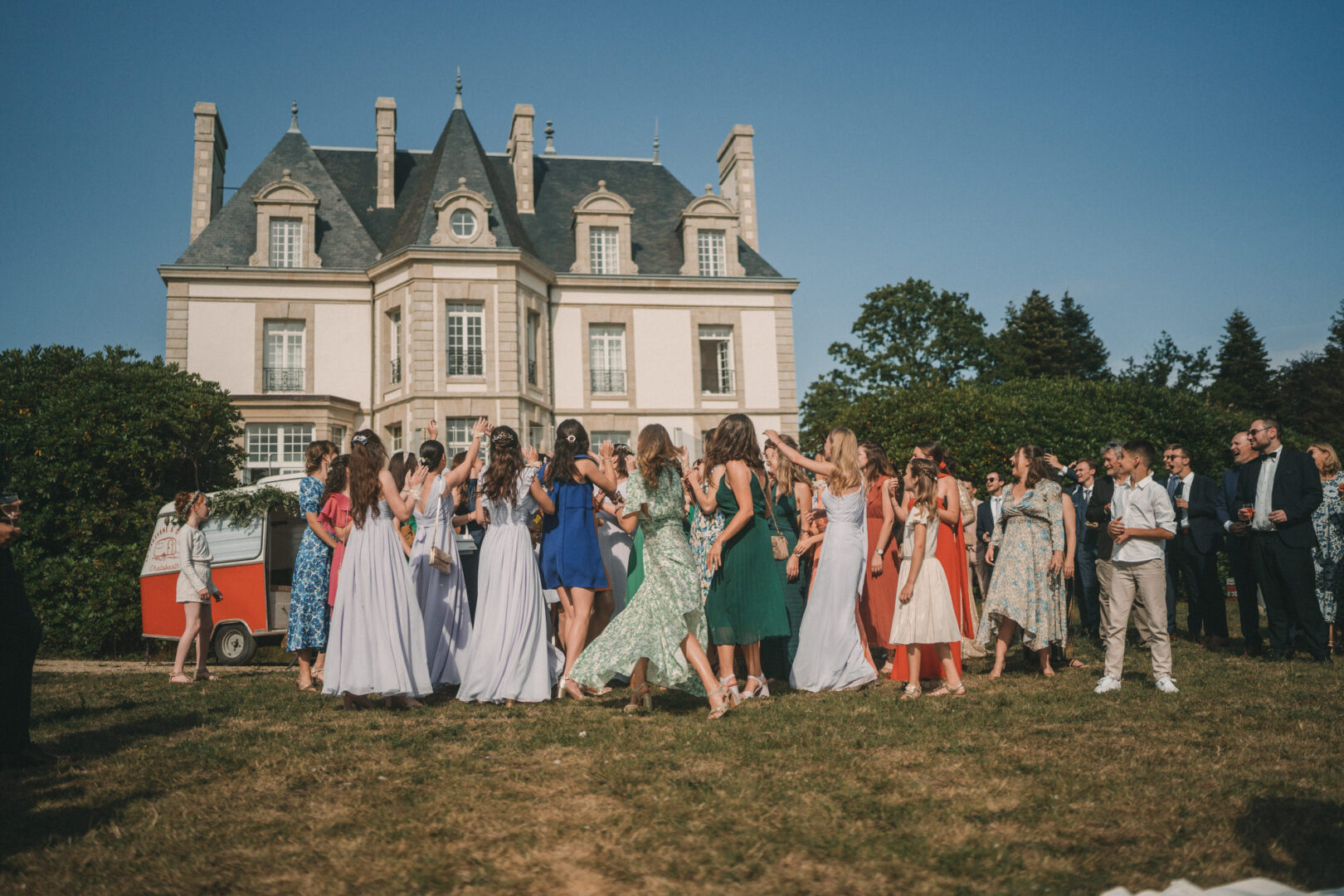 Photo de mariage de M&M au Château Les Garennes à Clohars-Fouesnant Bénodet par Antoine Borzeix 1174