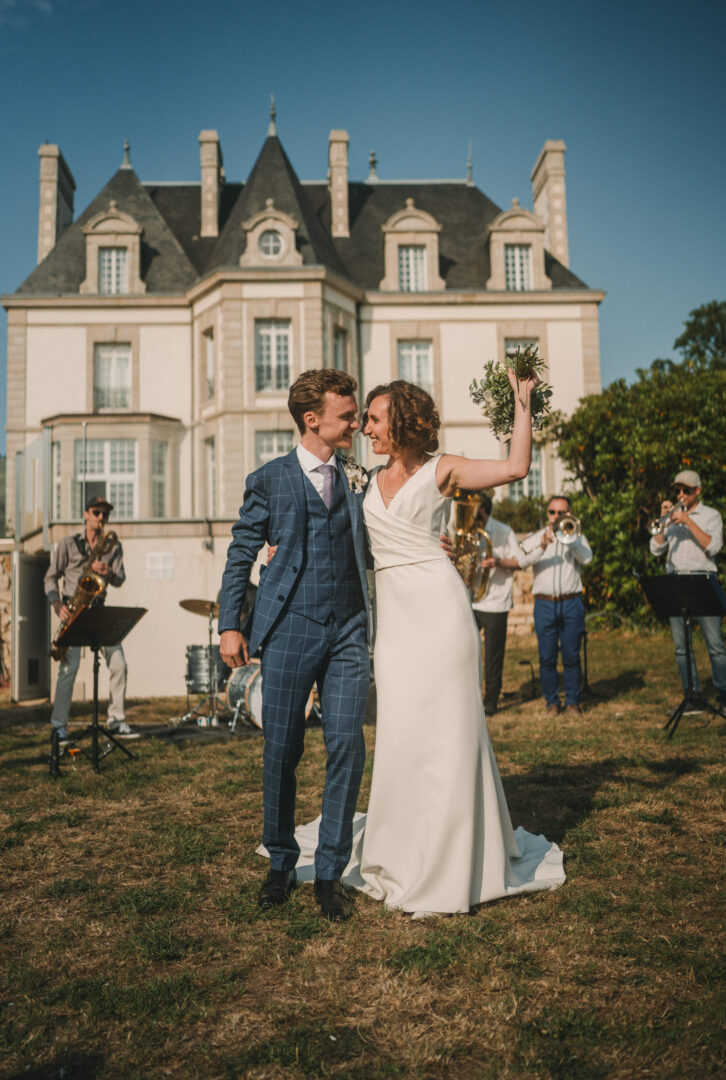 Photo de mariage de M&M au Château Les Garennes à Clohars-Fouesnant Bénodet par Antoine Borzeix 1311