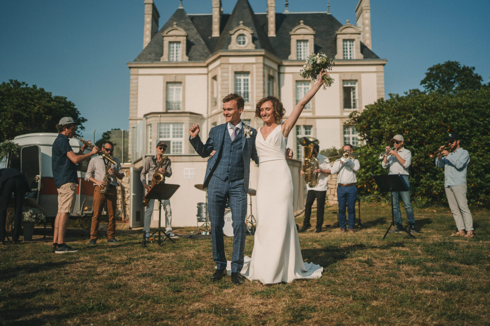 Photo de mariage de M&M au Château Les Garennes à Clohars-Fouesnant Bénodet par Antoine Borzeix 1313